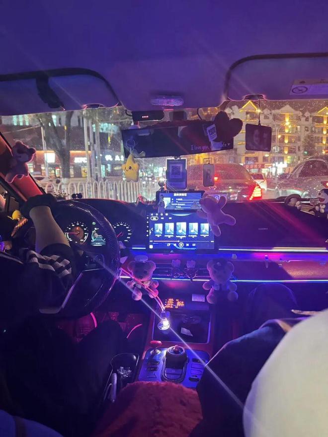 又给资本上了一课