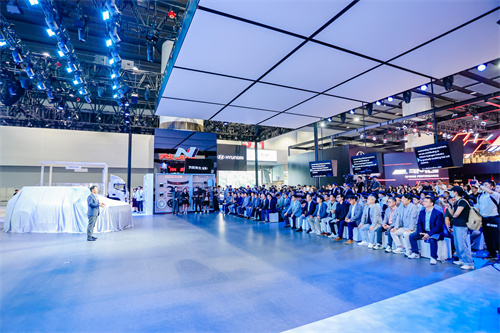 北京现代 全新途胜LNLine 闪耀广州国际车展 
