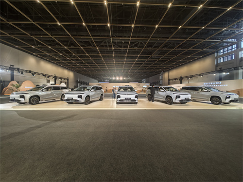 “家庭旅行六座旗舰 SUV”捷途全新山海 L9 焕新上市 售价16.49万起 