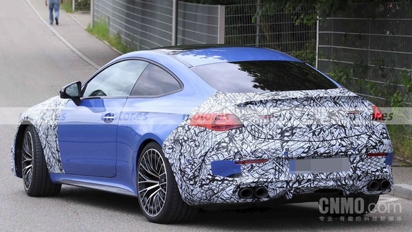 早报：全新奔驰AMG CLE 53曝光 福特确认正研究四门Mustang