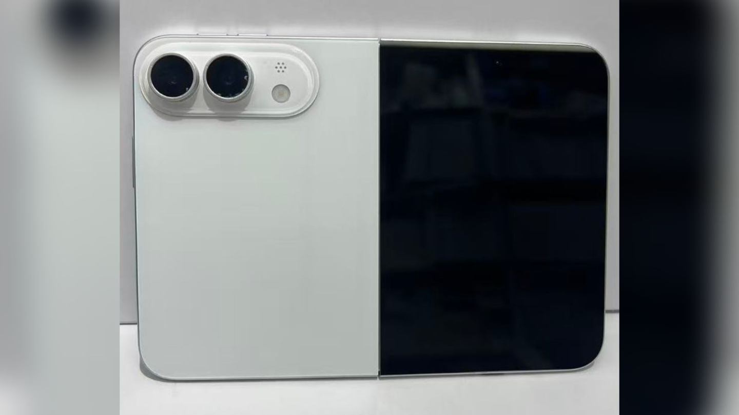 折叠iPhone机模曝光：钛合金框架 电源键集成Touch ID 或仅提供白色