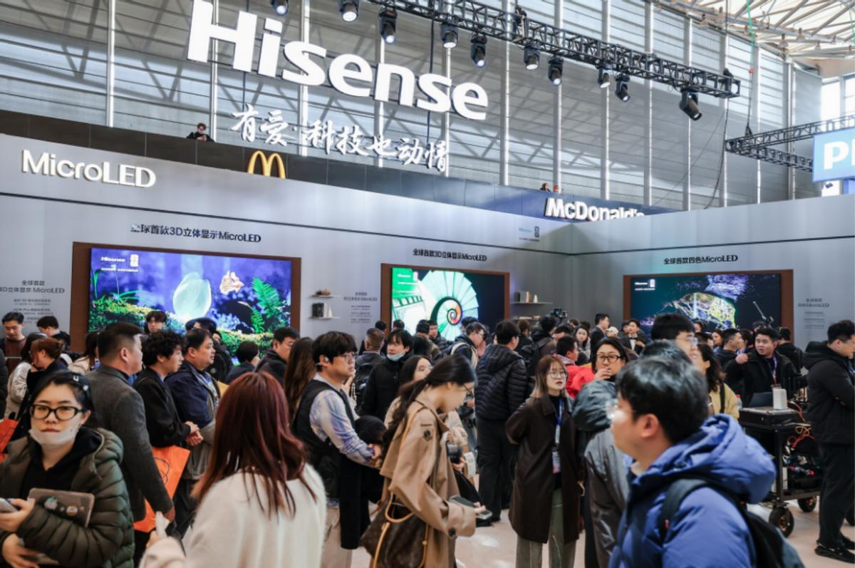 领跑彩色光源时代!海信携三大硬核技术亮相AWE2026 领跑彩色光源时代!海信携三大硬核技术亮相AWE2026