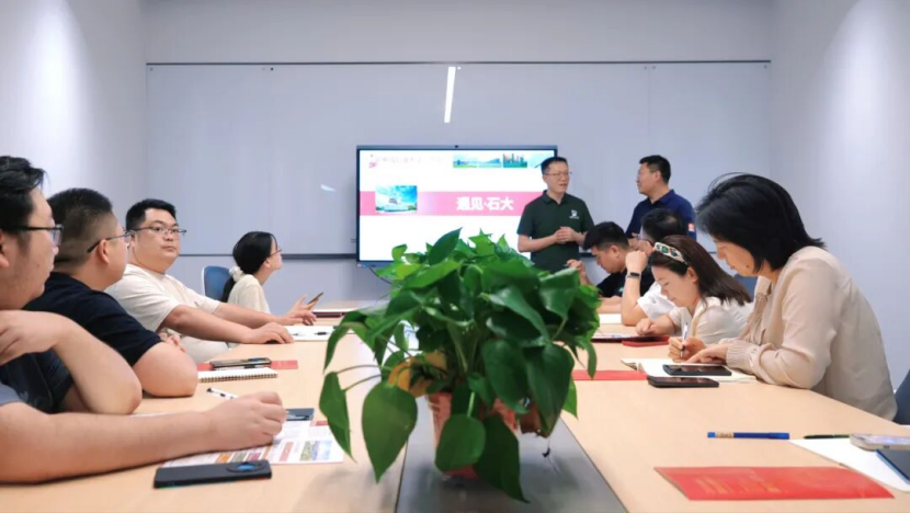 名校组团到访升学规划服务平台载望升学