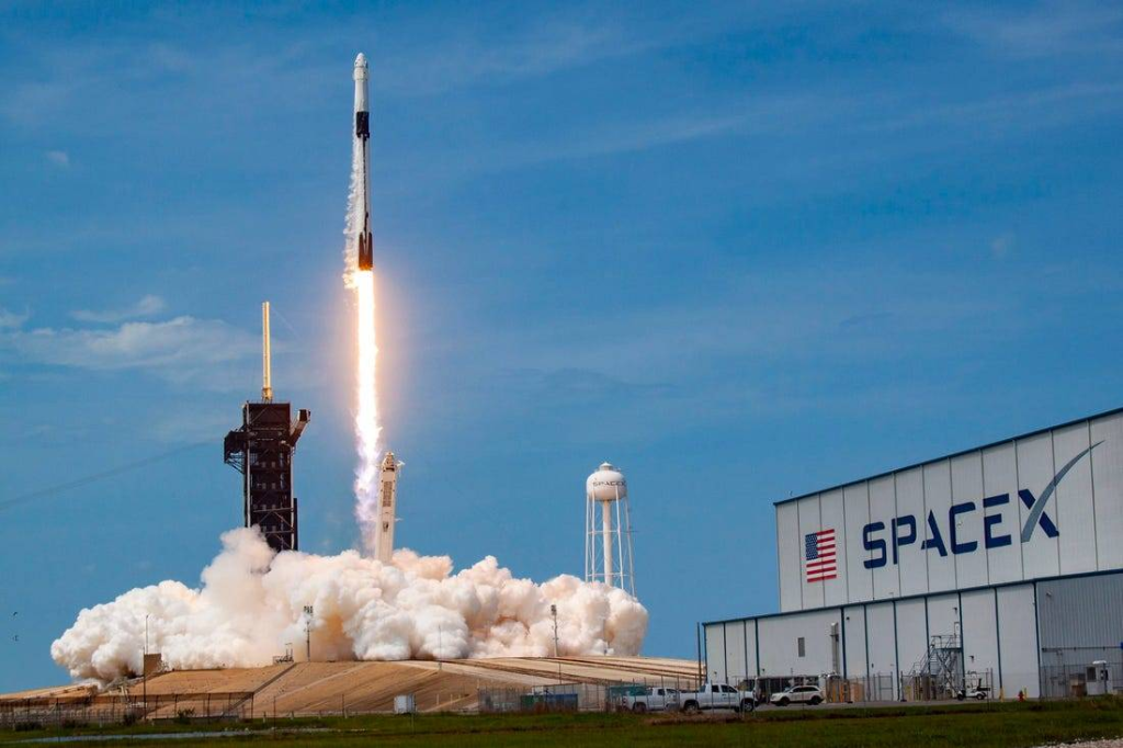 SpaceX上市次日再涨近20%,市值约2.5万亿美元