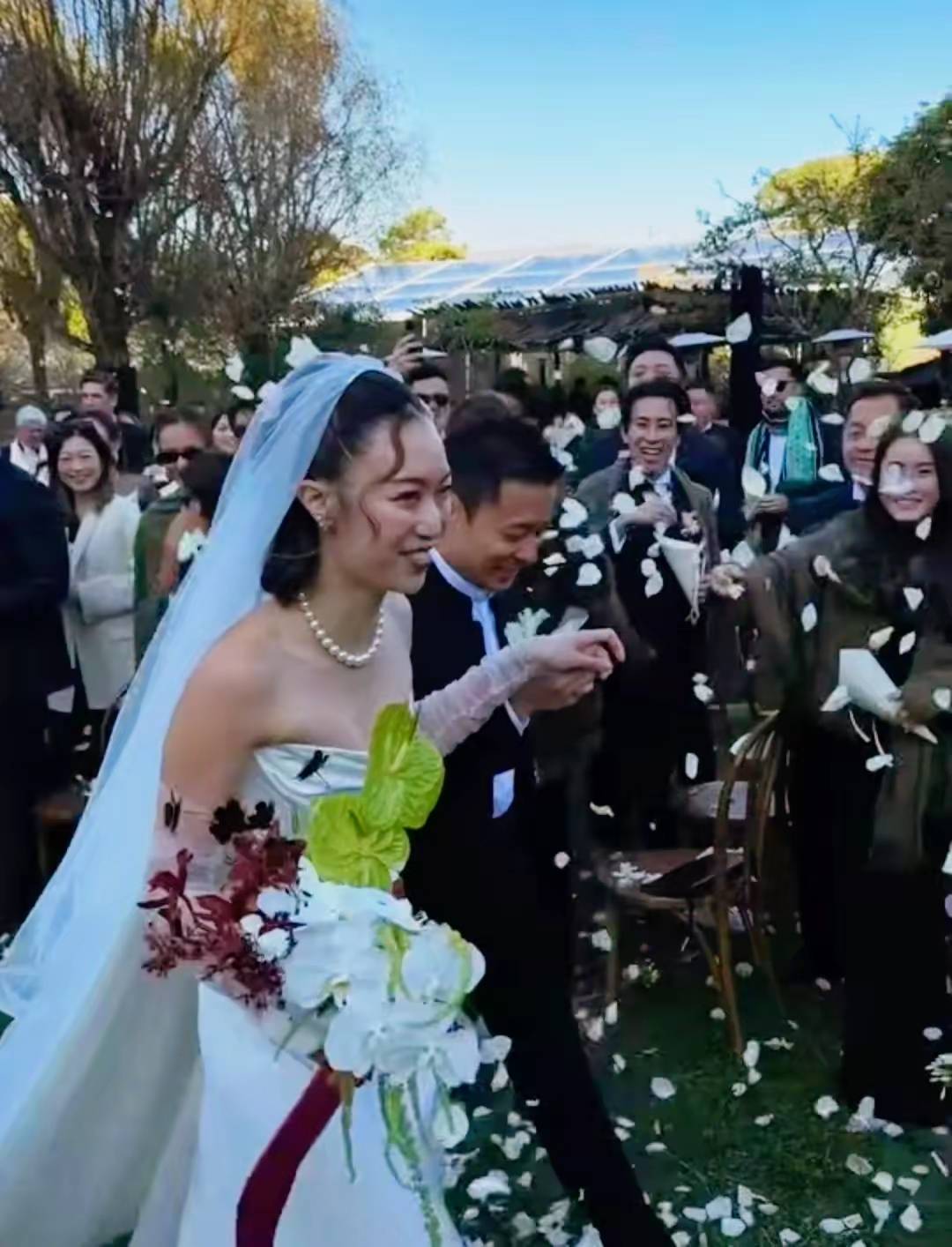热搜第一!曝霍启山和娜然将于11月在三亚举办婚礼,恋爱细节被扒 热搜第一!曝霍启山和娜然将于11月在三亚举办婚礼,恋爱细节被扒