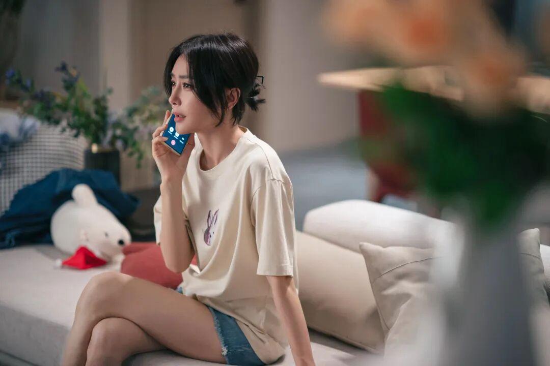 秦岚47岁喊话催生族：“我的子宫用不用，关你什么事？” 