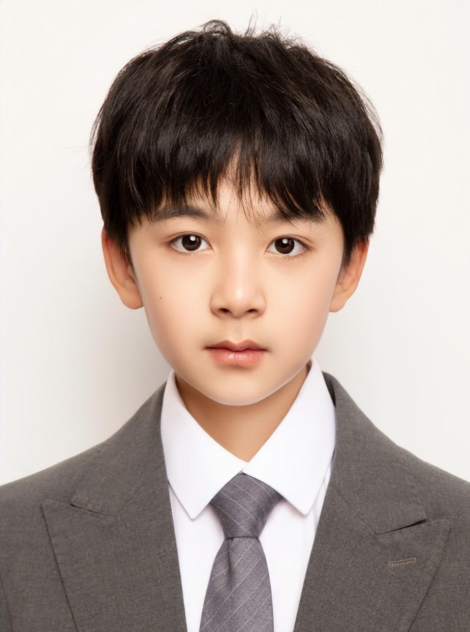 《莫离》他16岁拍了60部剧，演遍当红男星童年，长大了差点没认出