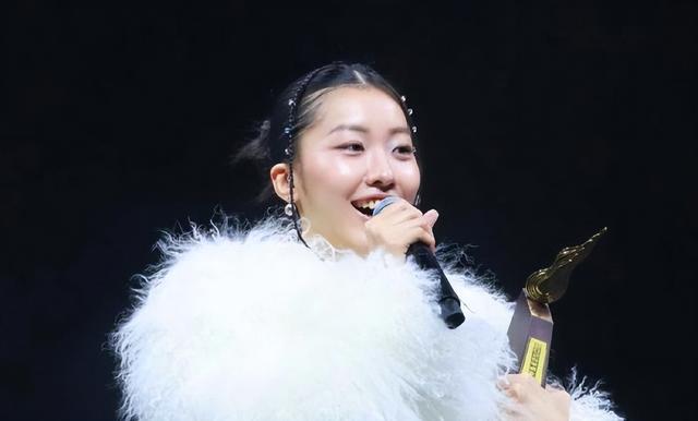 陈奕迅豪掷逾1.82亿港币购入超级豪宅，洋房面积2808方呎，附设有580方呎平台；外界猜测此举或为爱女准备安乐窝