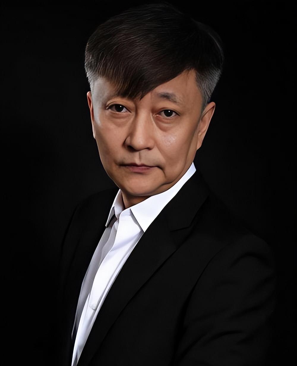 原来他们是父子，《莫离》他是星二代，曾还是国家足球二级运动员
