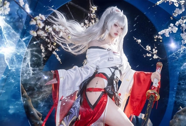 《剑星：血雨》伊薇Cos美照欣赏 喜欢短发妹子吗