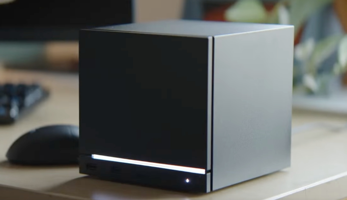 Steam Machine 被吐槽性能不及索尼 PS5,却贵了 400 美元