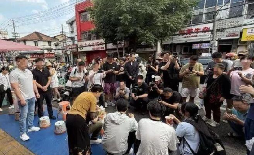 小米跌幅63%,比亚迪缩水5000亿!电车暴涨、市值崩塌,中国车企冰火两重天
