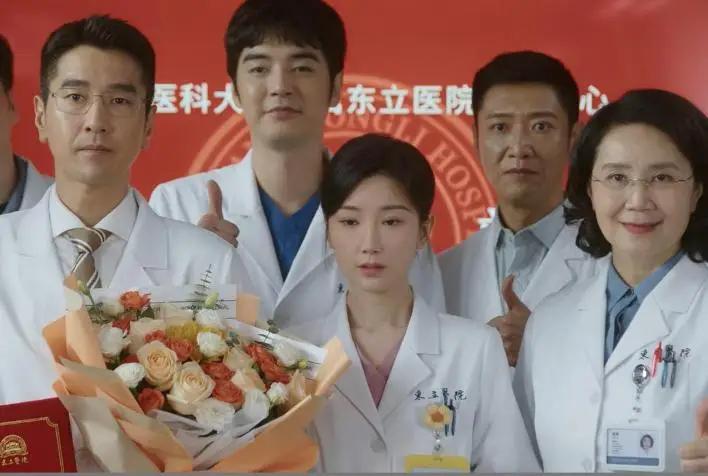 女演员千万别整容，看《问心2》毛晓彤与张佳宁同框，对比很惨烈