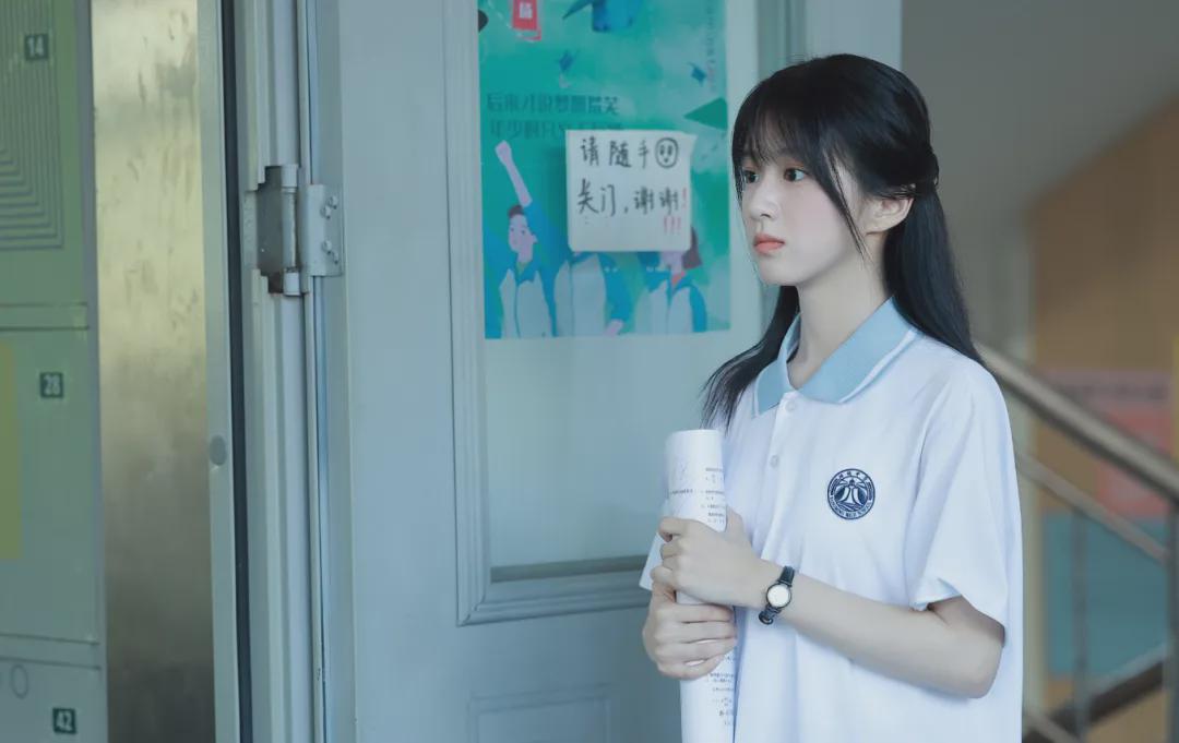 内娱现偶终于迎来了它的“毒蘑菇”,《炽夏》雷霆剧情太癫了! 内娱现偶终于迎来了它的“毒蘑菇”,《炽夏》雷霆剧情太癫了!
