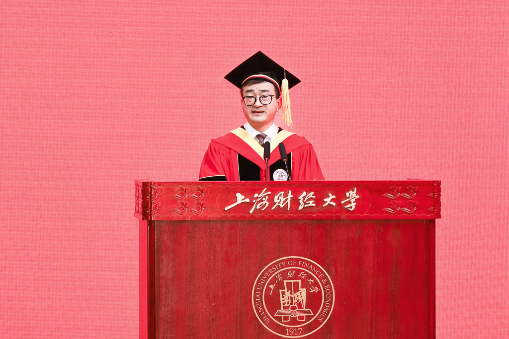 上财校长刘元春毕业致辞：AI时代最危险的，是人丧失价值观和判断力  