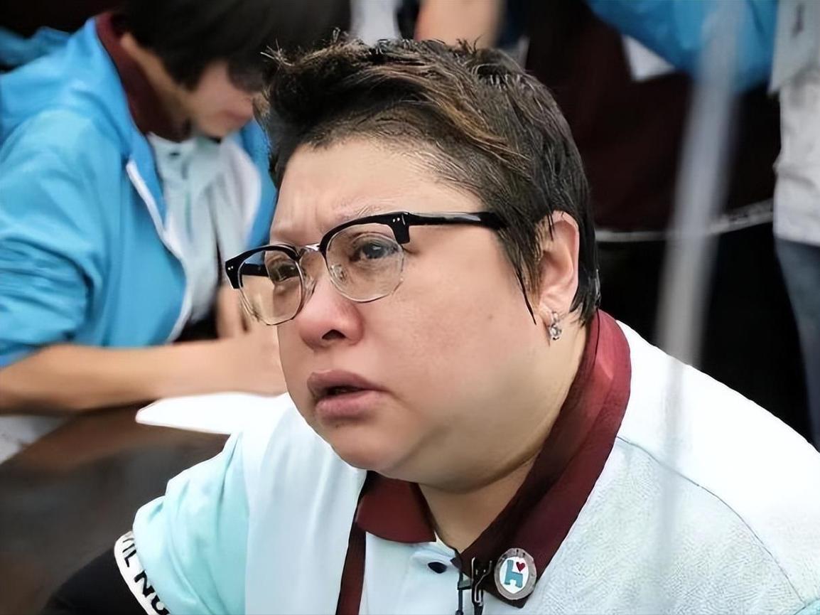 “走个面儿”风波持续发酵!韩红诚恳道歉,罗永浩的评价一针见血 “走个面儿”风波持续发酵!韩红诚恳道歉,罗永浩的评价一针见血