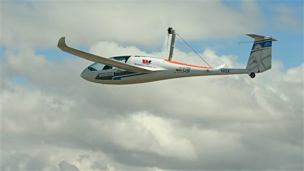 极速96km/h 全球首架固态电池载人飞机试飞成功 