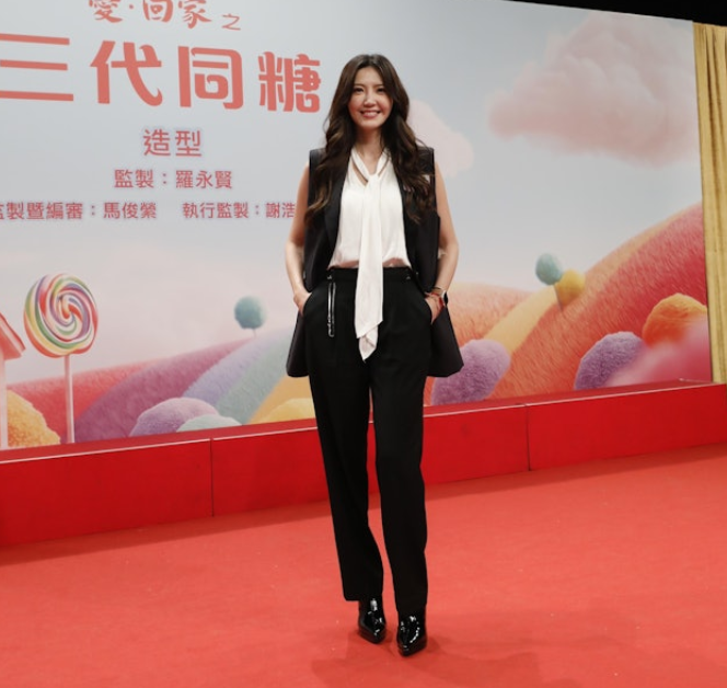 TVB全新处境剧女主现身!34岁TVB女星直呼压力大!演单亲妈妈称要借鉴母亲经历 TVB全新处境剧女主现身!34岁TVB女星直呼压力大!演单亲妈妈称要借鉴母亲经历