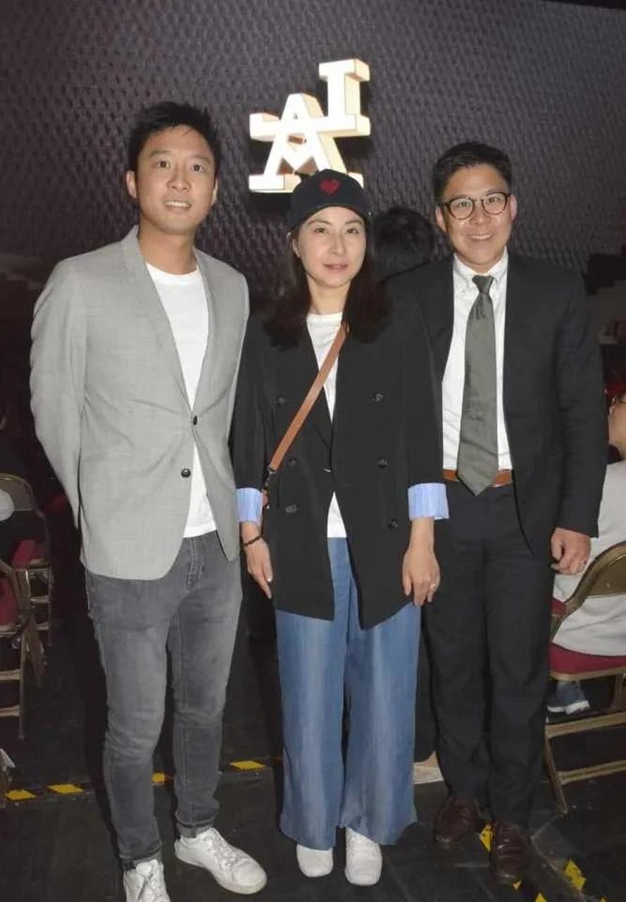 藏不住了!霍震霆回应霍启山娜然结婚传闻,对女方真实态度曝光 藏不住了!霍震霆回应霍启山娜然结婚传闻,对女方真实态度曝光