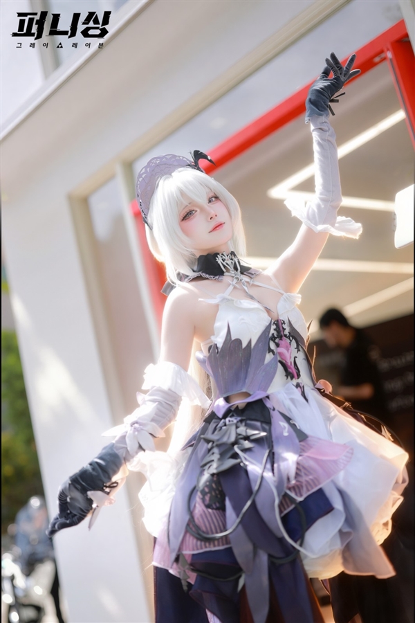 韩国美女Cos《剑星》伊芙美图 身形气质高度契合