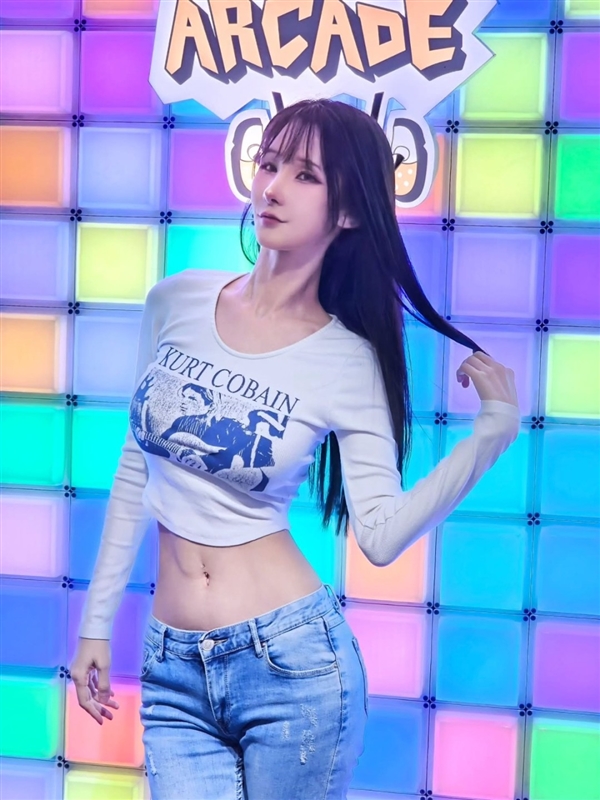 《剑星》体模Myboo COS不知火舞美图 热辣性感!
