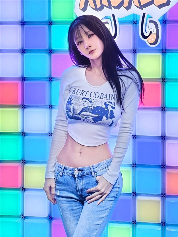 《剑星》体模Myboo COS不知火舞美图 热辣性感!