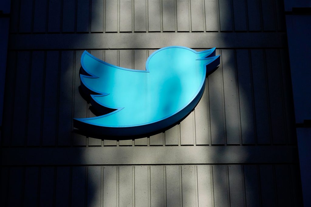 Twitter创始人做了个新工具：让AI直接进群聊，像同事一样接任务 