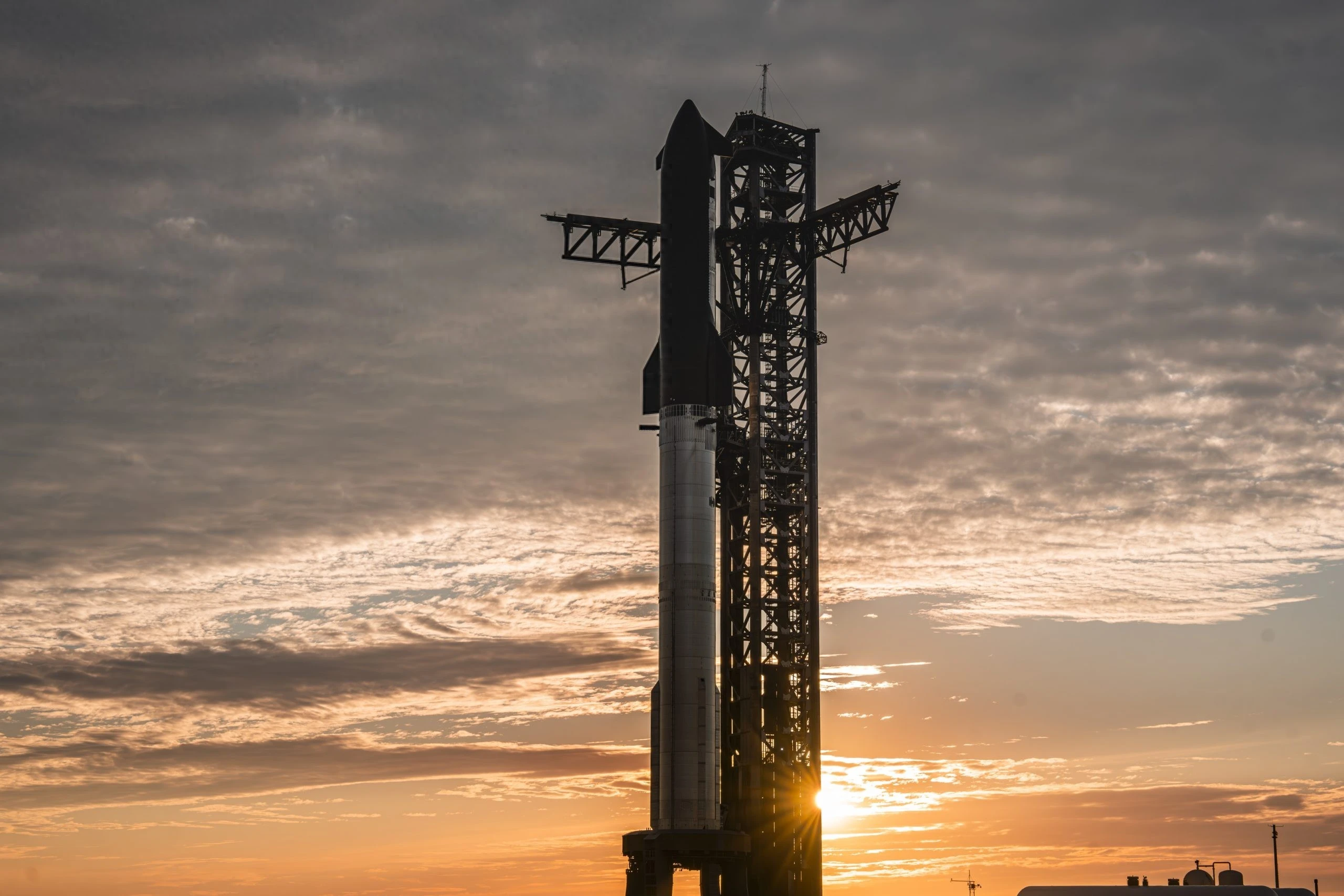星舰完成SpaceX上市后首飞 