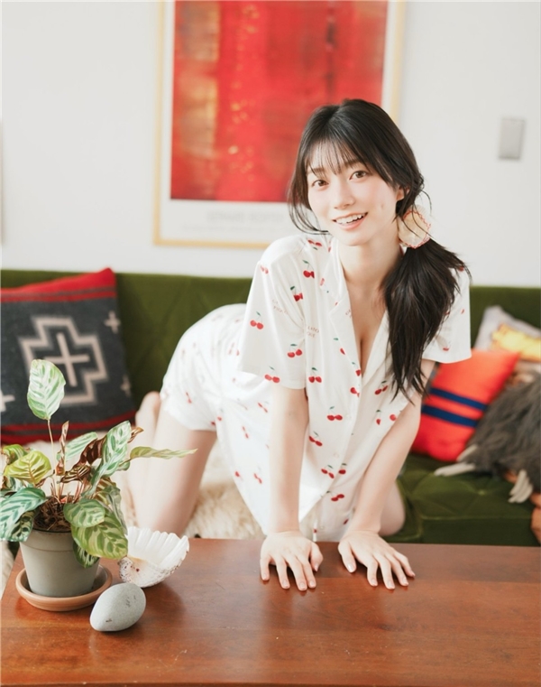 日本演员濑户环奈Cos《最终幻想7》蒂法 身材很顶了